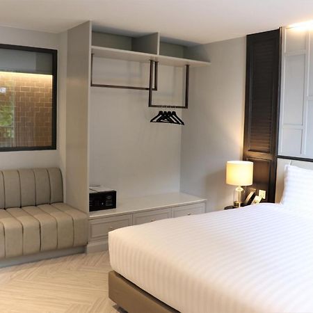 The Quarter Ploenchit By Uhg - Sha Extra Plus Apartment Bangkok Bagian luar foto